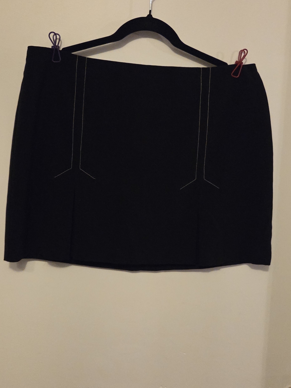Vintage late 90s/early 00s Y2K Black Pencil Skirt w Subtle Contrast Stitching